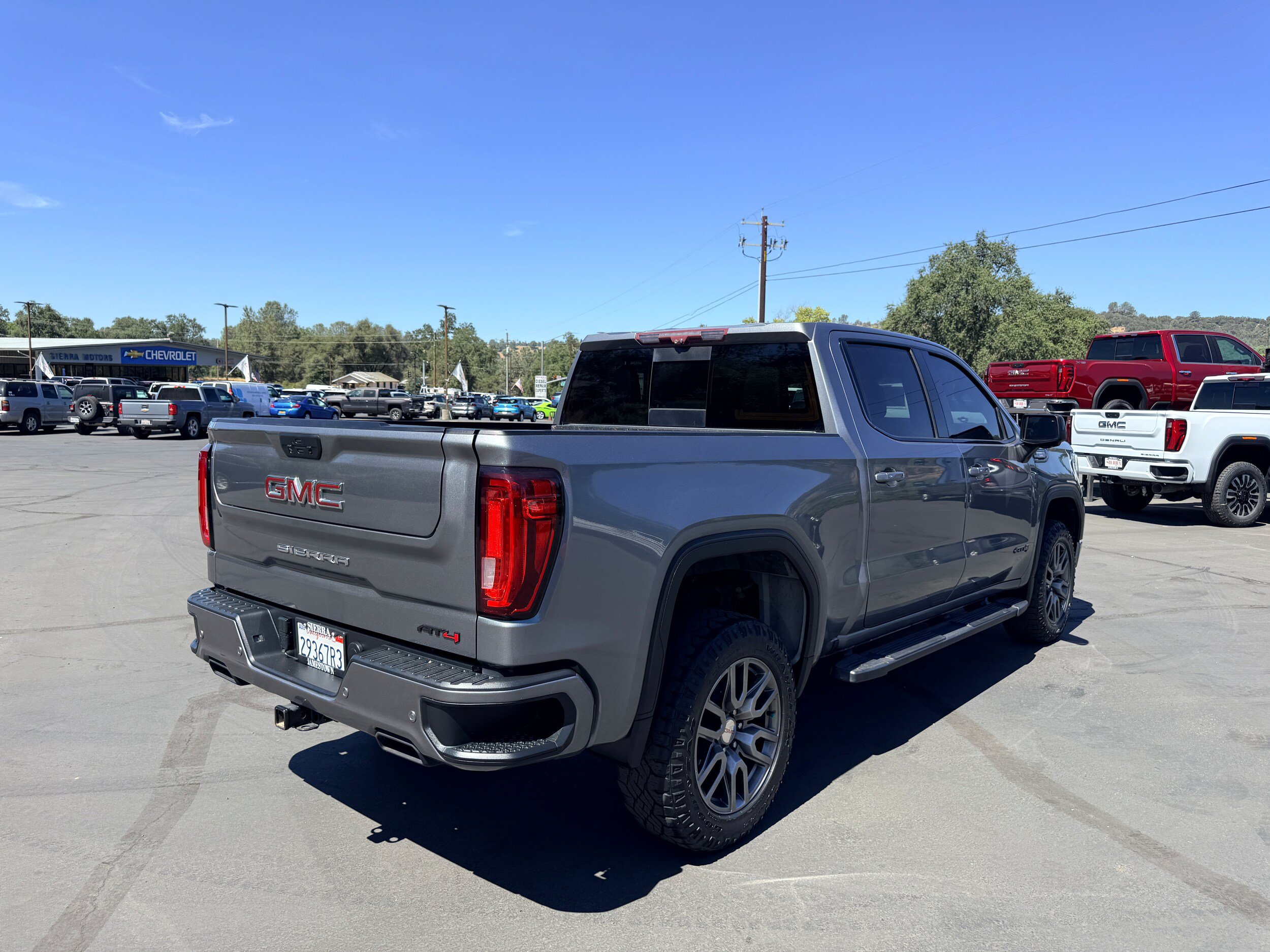 Used 2020 GMC Sierra 1500 AT4 w/ AT4 Premium Package AWD/4WD image 6