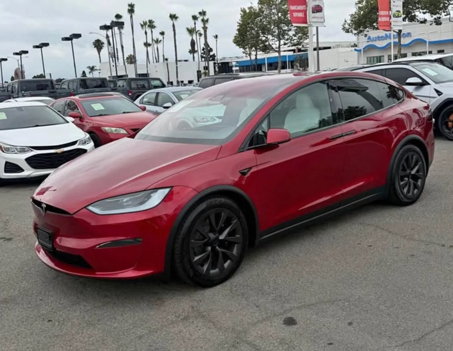 Used 2025 Tesla Model X AWD/4WD image 2