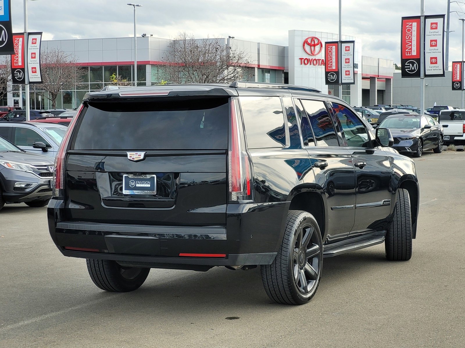Used 2019 Cadillac Escalade Luxury image 4