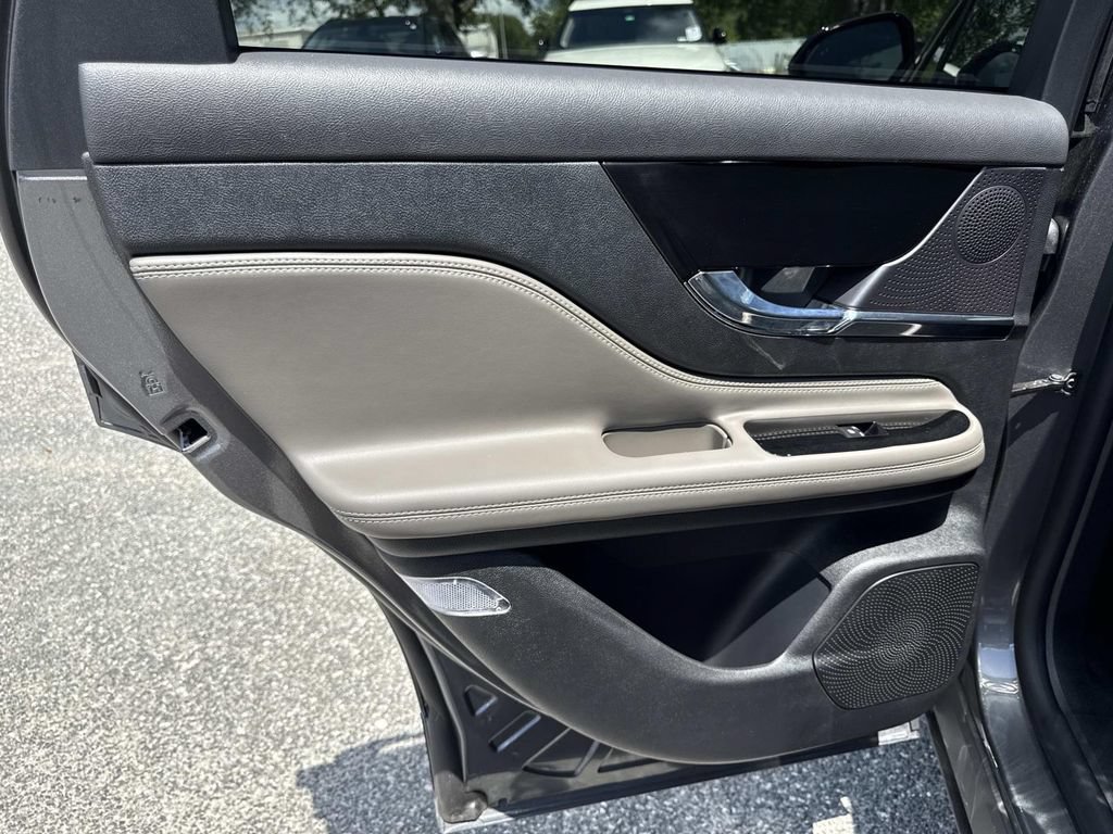 Certified 2026 Lincoln Corsair Premiere AWD/4WD image 13
