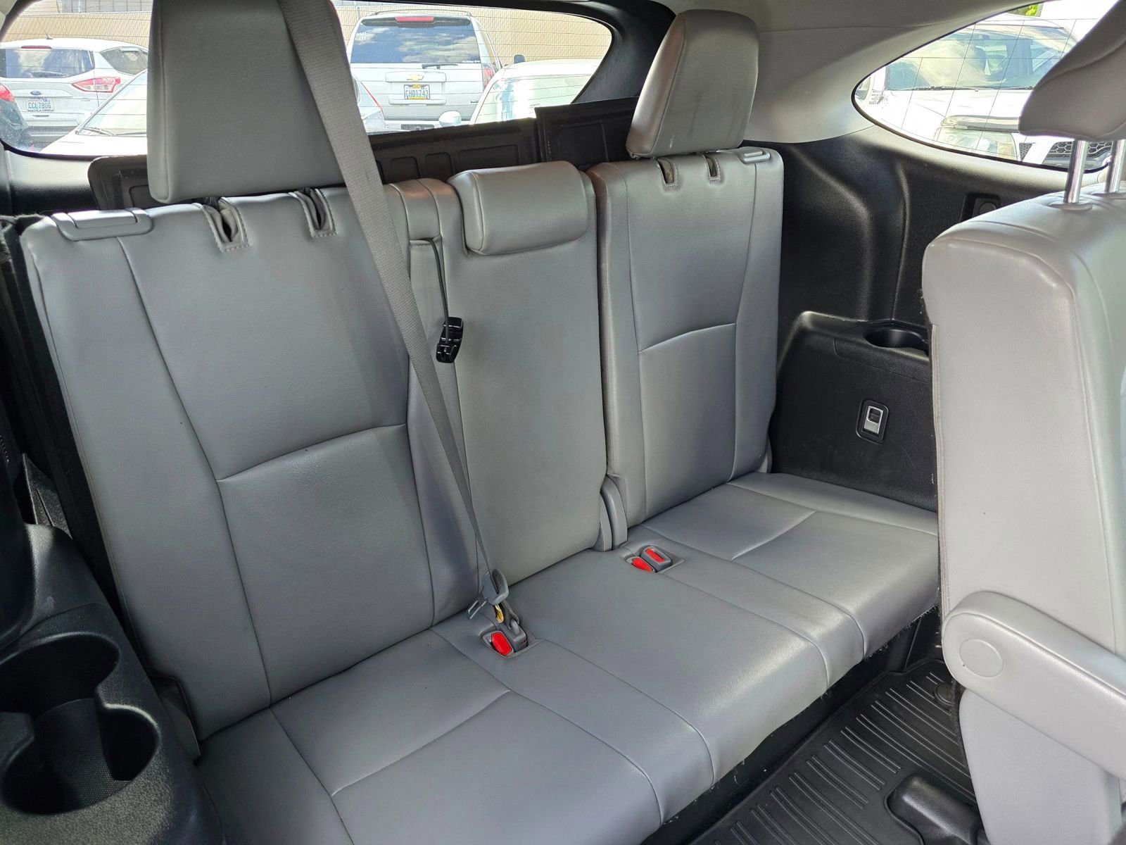 Used 2022 Toyota Highlander XLE AWD/4WD image 14