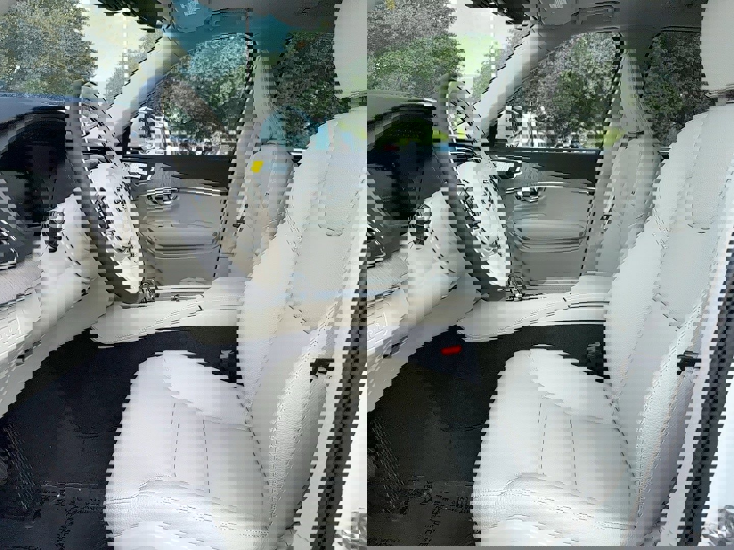 New 2025 Volvo XC90 T8 Core w/ Protection Package Premier image 13