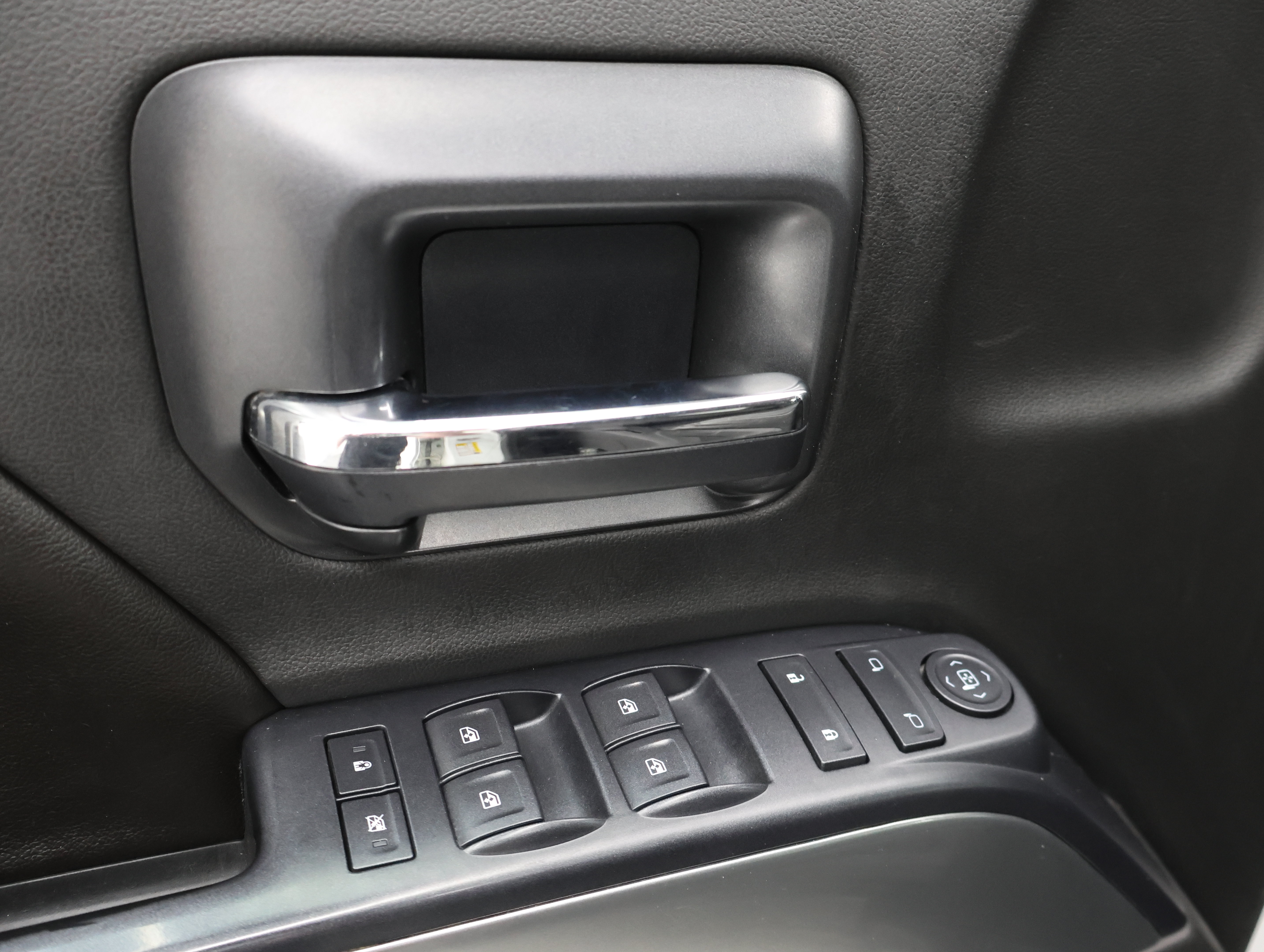 Used 2015 Chevrolet Silverado 2500 LT AWD/4WD image 34