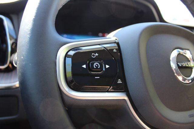 Certified 2023 Volvo XC60 B5 Ultimate AWD/4WD image 31