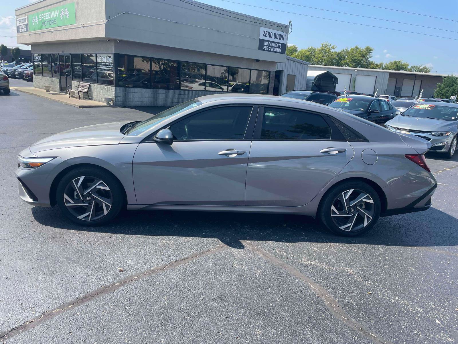 Used 2025 Hyundai Elantra Sport FWD image 4
