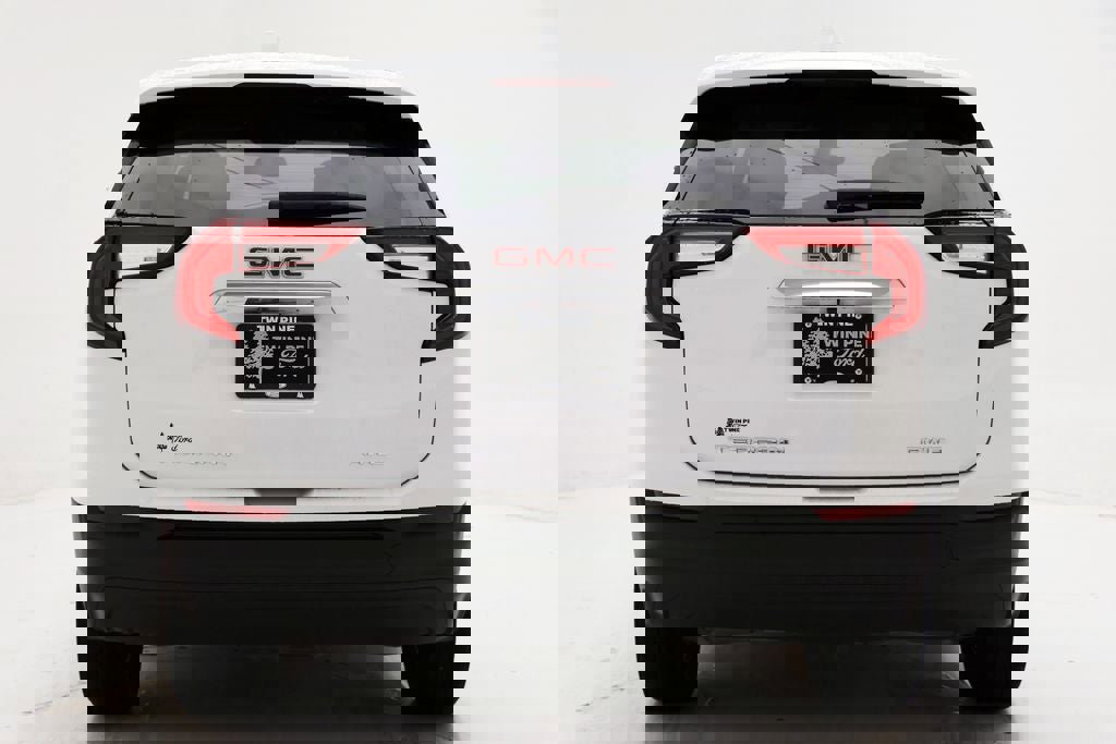 Used 2024 GMC Terrain SLE image 9