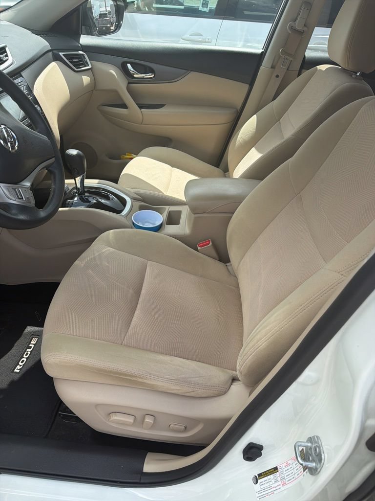 Used 2016 Nissan Rogue SV FWD image 9