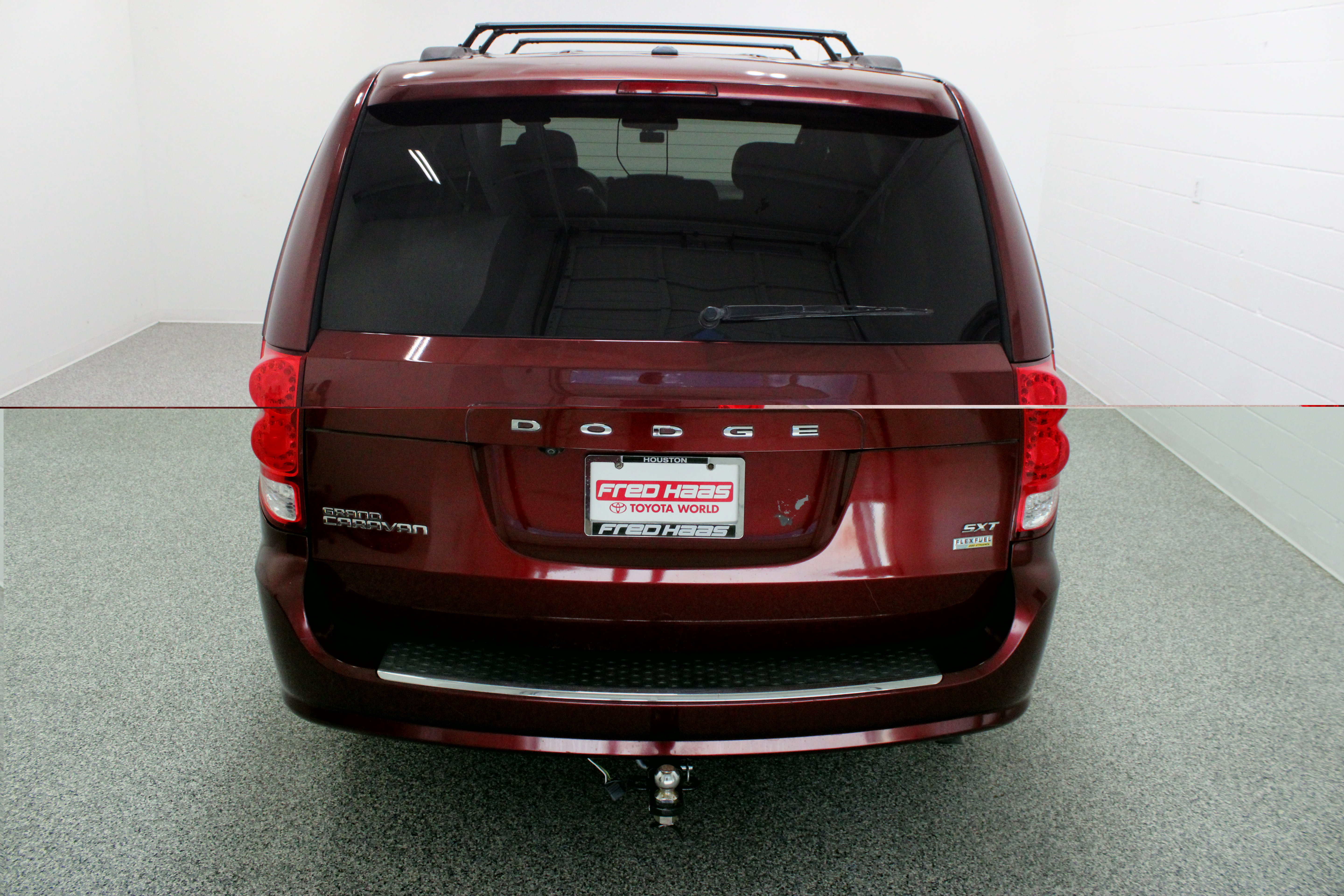 Used 2017 Dodge Grand Caravan SXT FWD image 8