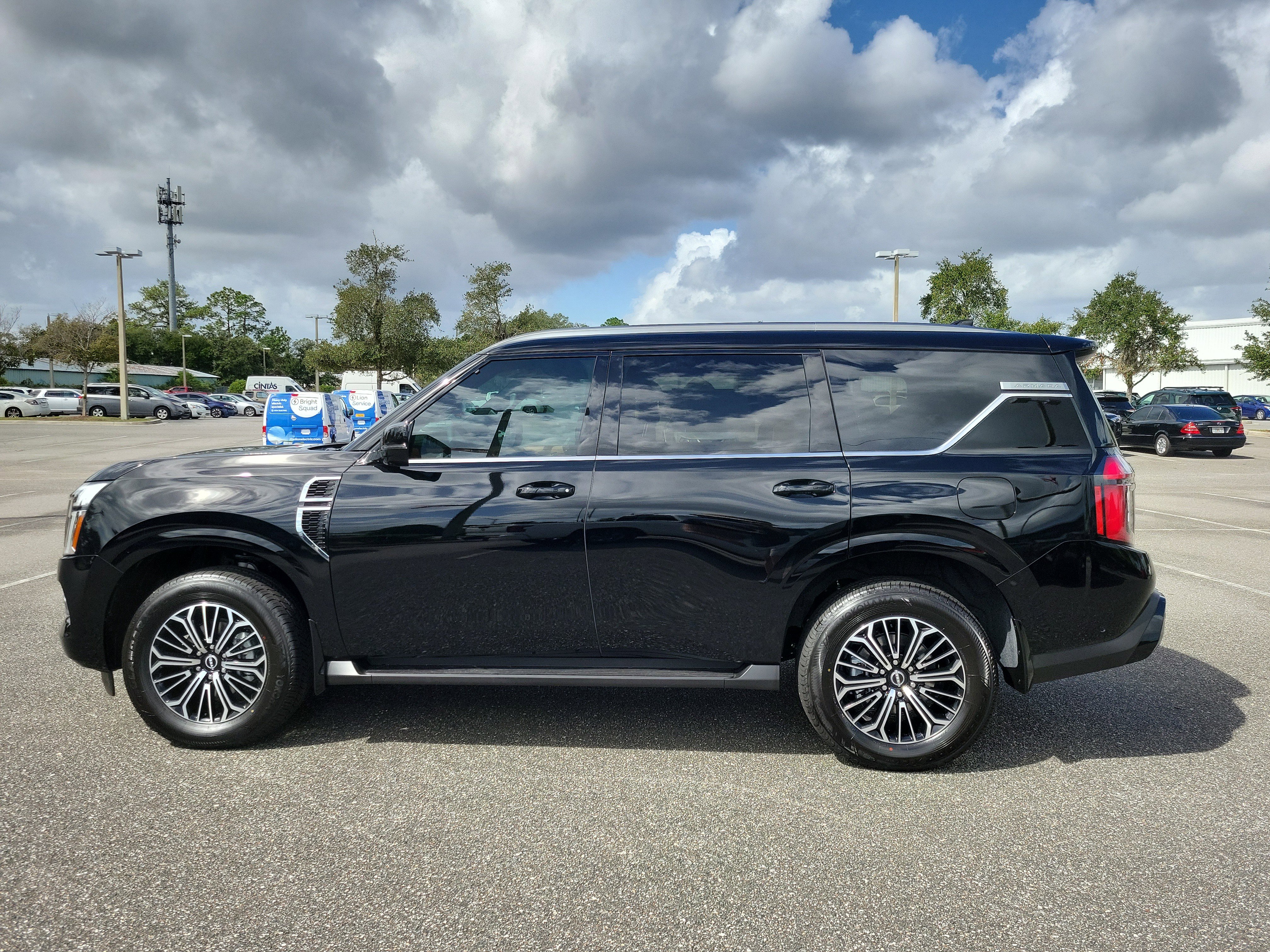 New 2026 Nissan Armada SL image 8