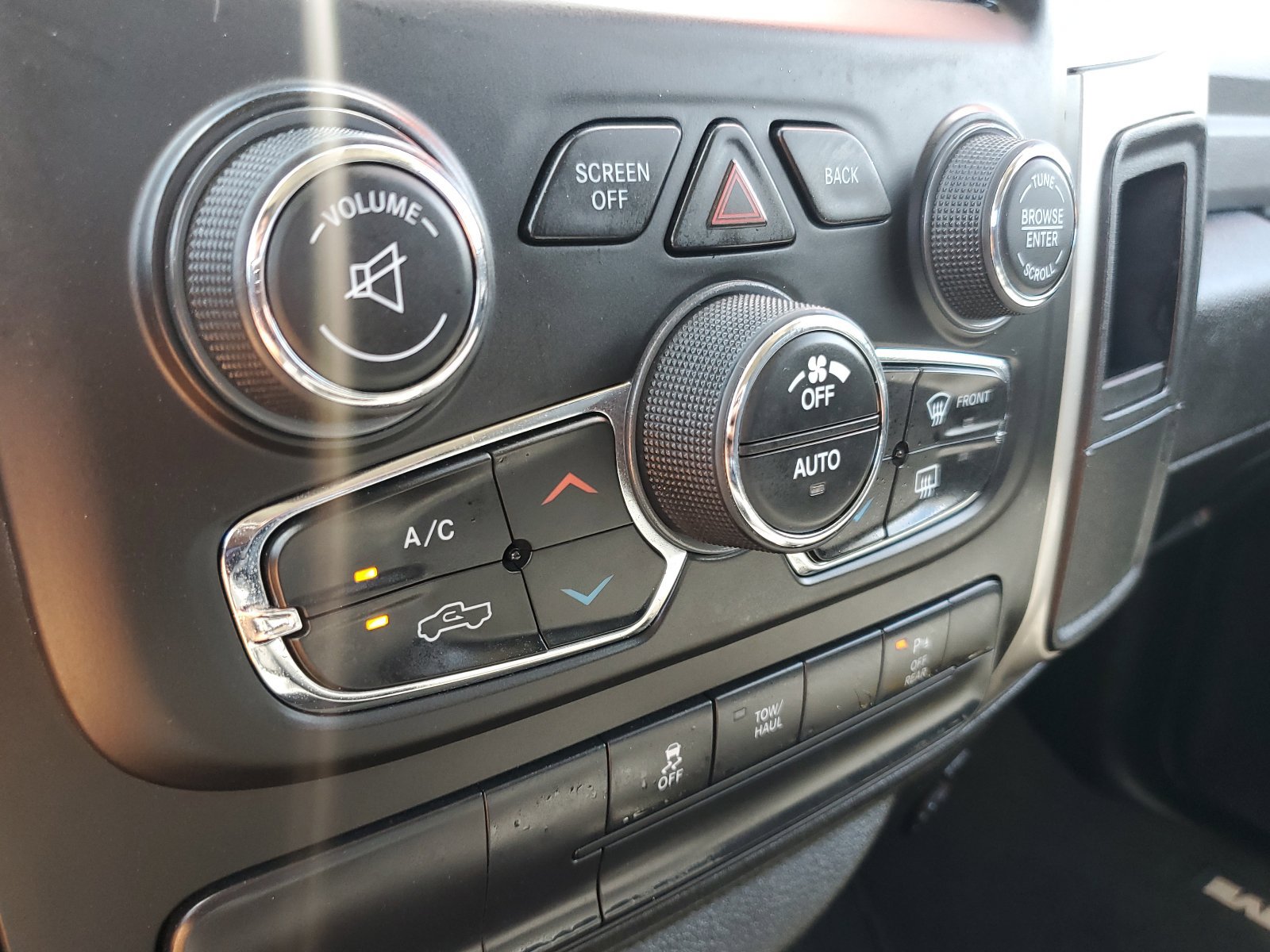 Used 2019 RAM 1500 Warlock RWD image 26