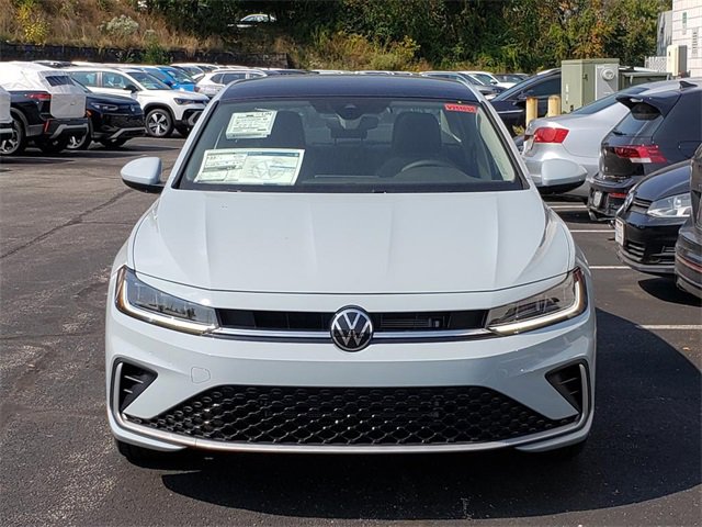 New 2025 Volkswagen Jetta SE image 5