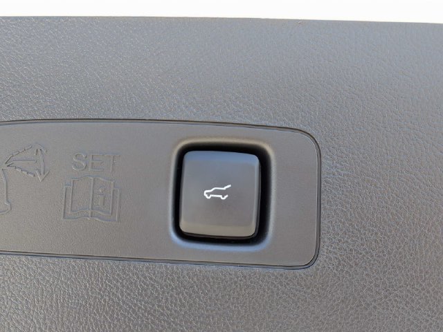 Used 2024 Lincoln Corsair Reserve AWD/4WD image 9