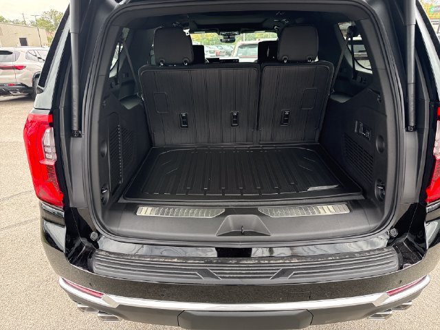 New 2026 GMC Yukon XL Denali w/ Denali Reserve Package AWD/4WD image 9