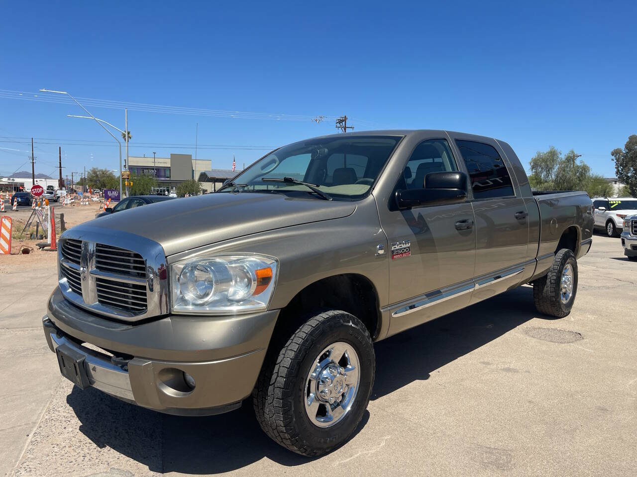 Used 2009 Dodge Ram 2500 Truck Laramie AWD/4WD image 2