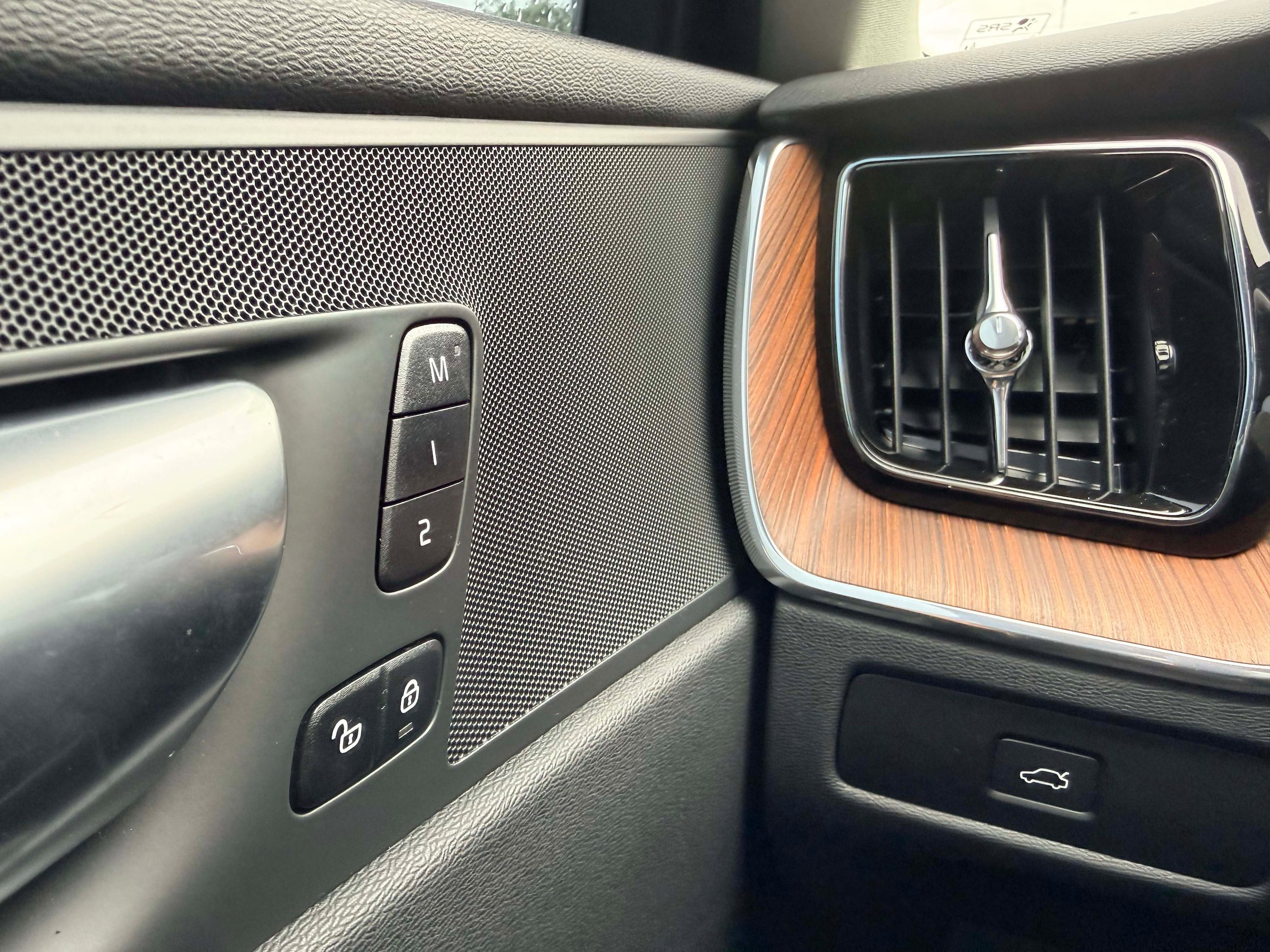 Certified 2023 Volvo XC60 B5 Plus FWD image 17