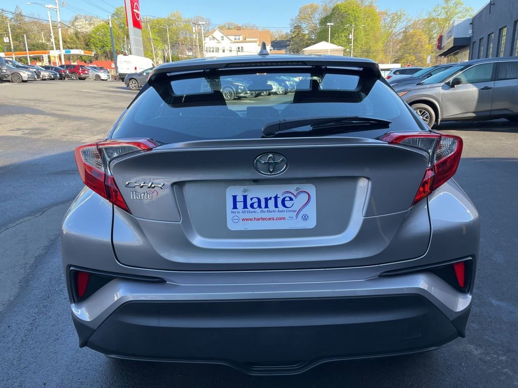 Used 2020 Toyota C-HR LE FWD image 4