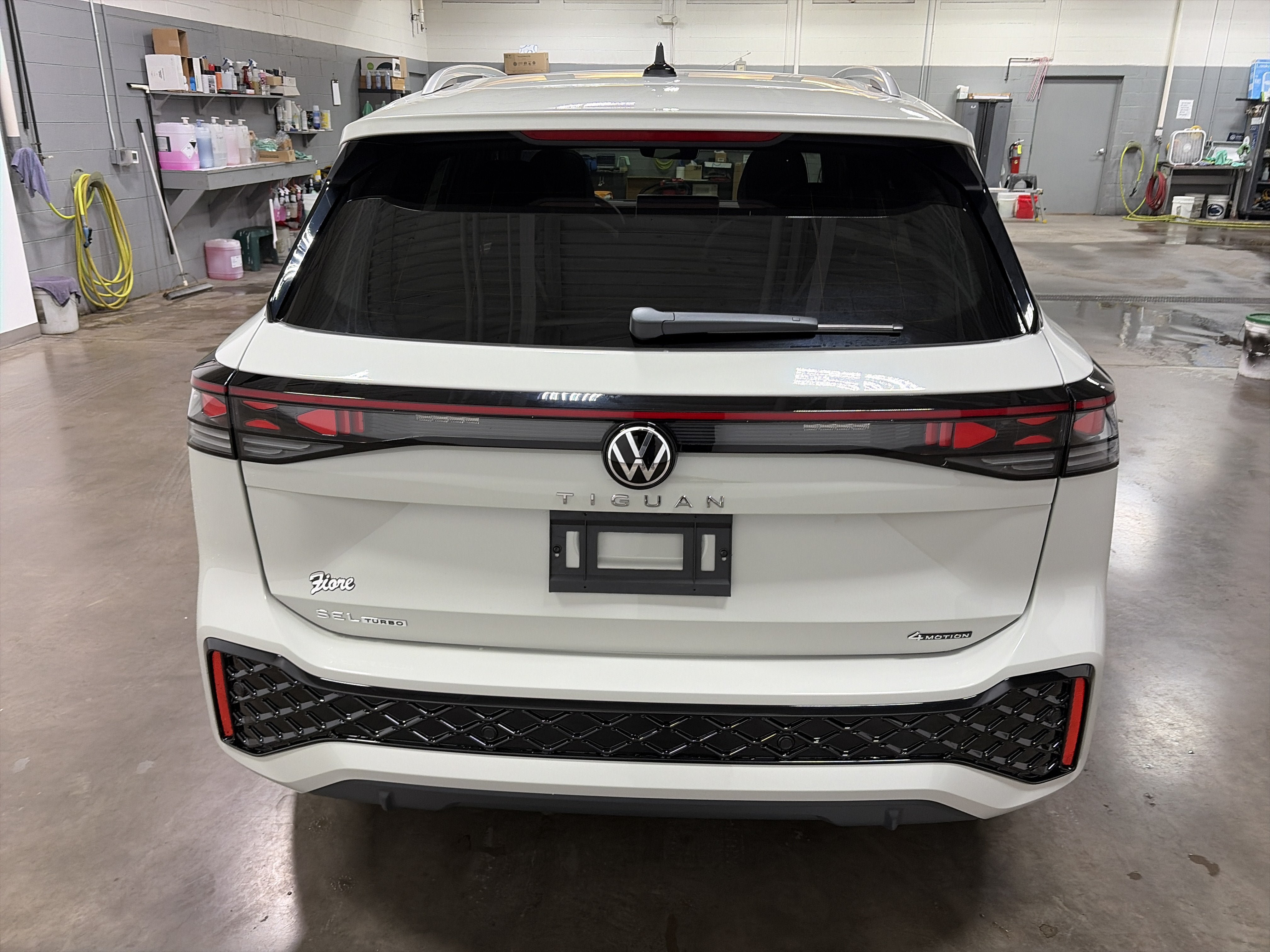 New 2026 Volkswagen Tiguan SEL R-Line AWD/4WD image 7