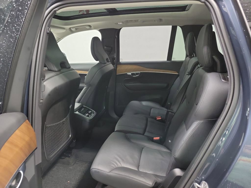 Used 2025 Volvo XC90 B5 Plus w/ Protection Package Premier image 33