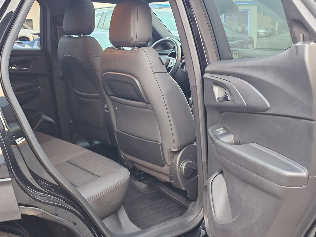Used 2023 Chevrolet TrailBlazer RS w/ Convenience Package AWD/4WD image 15