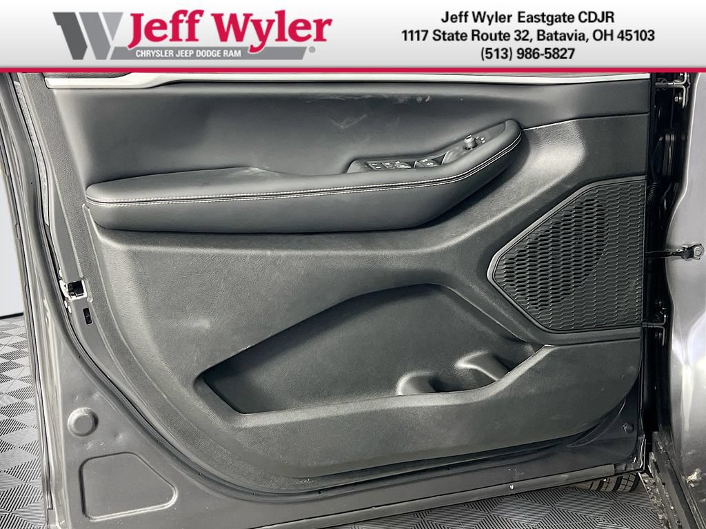 New 2026 Jeep Grand Cherokee Altitude AWD/4WD image 20