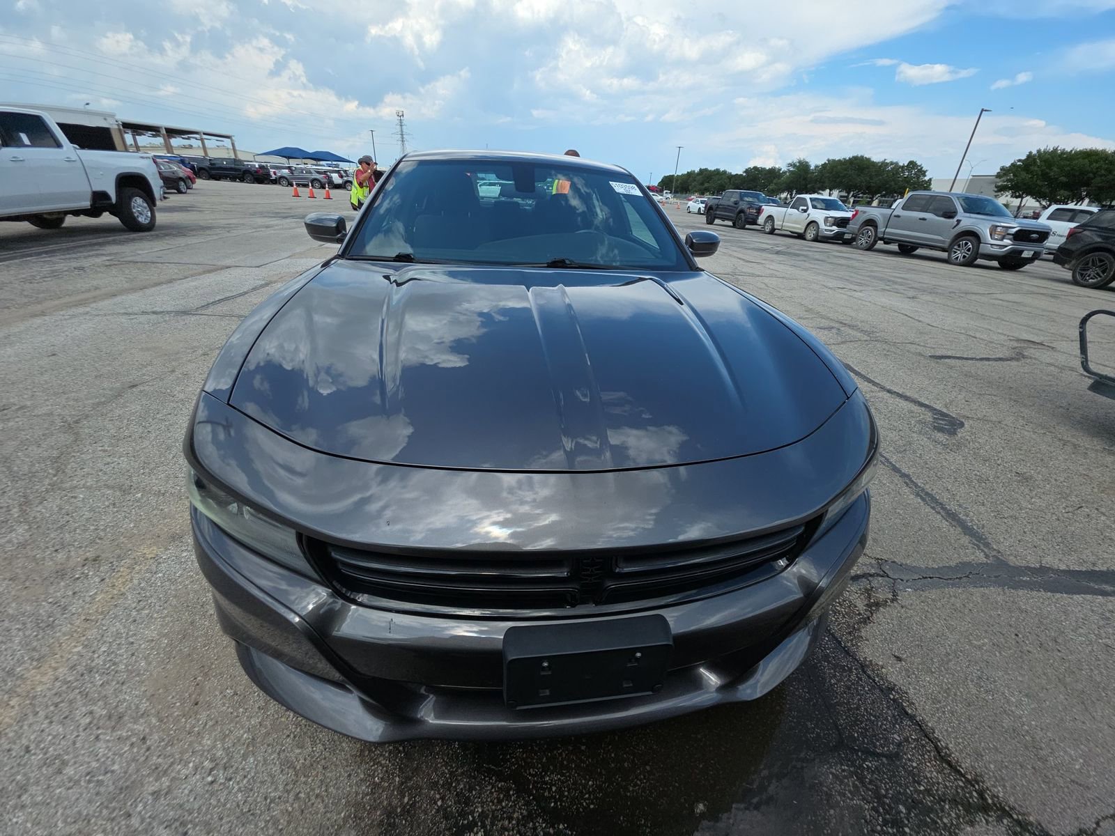 Used 2020 Dodge Charger SXT RWD image 2