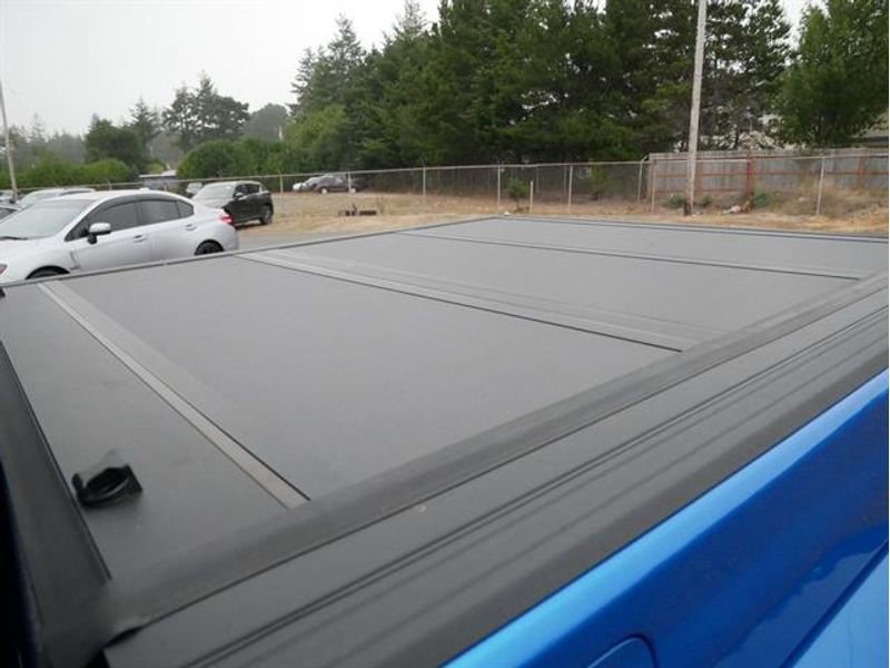 New 2025 Jeep Gladiator Sport image 11