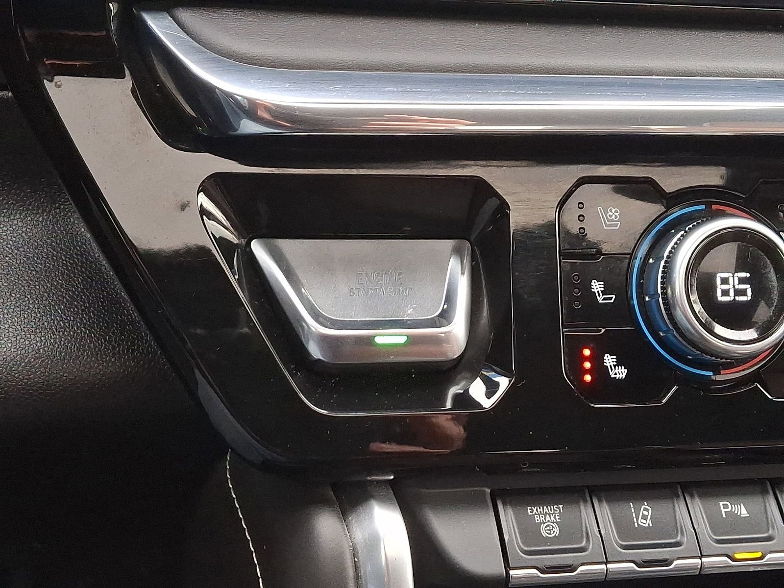 Used 2024 GMC Sierra 3500 Denali Ultimate AWD/4WD image 24