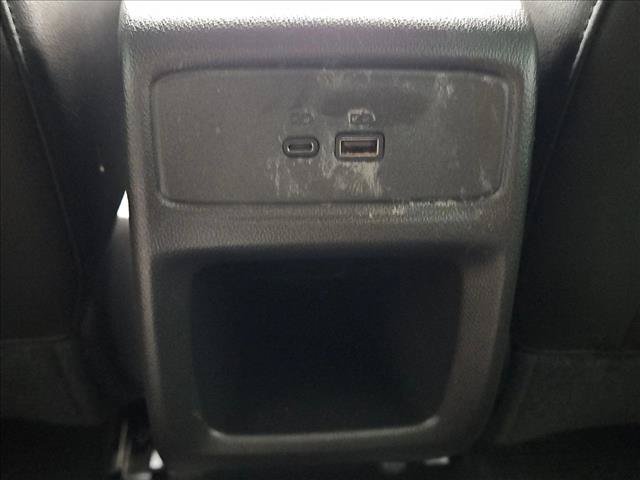 Used 2024 Chevrolet Trax RS w/ Sunroof Package FWD image 17