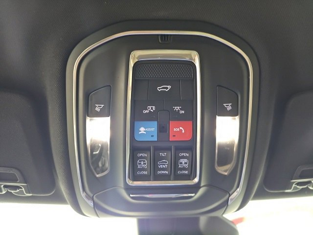 Certified 2024 Jeep Grand Cherokee Limited w/ Luxury Tech Group II image 26