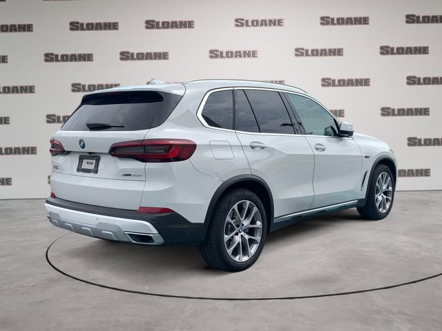 Used 2022 BMW X5 xDrive45e w/ Parking Assistance Package AWD/4WD image 5