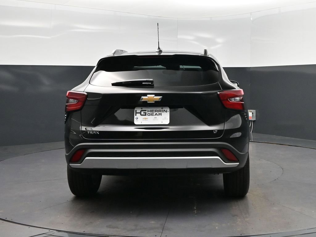 New 2026 Chevrolet Trax LT w/ LT Convenience Package FWD image 6
