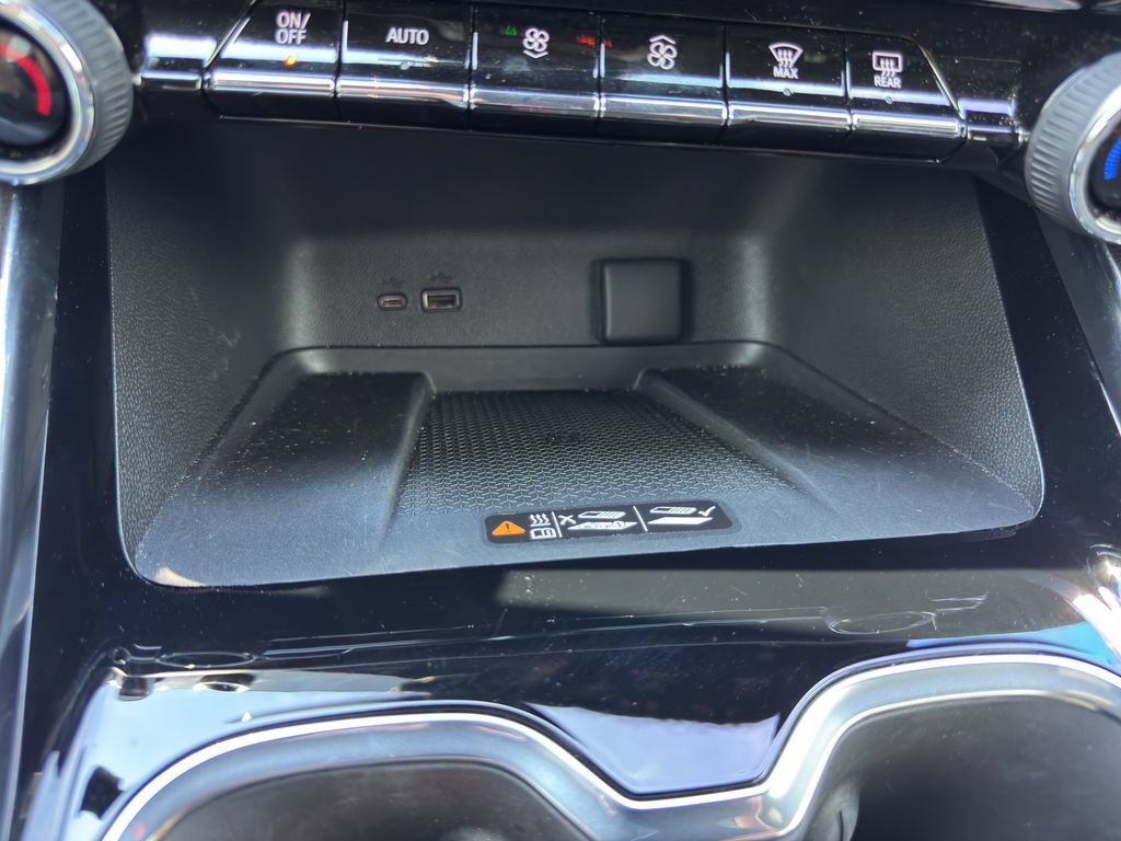 Used 2024 Chevrolet Traverse RS w/ LPO, Floor Liner Package AWD/4WD image 32