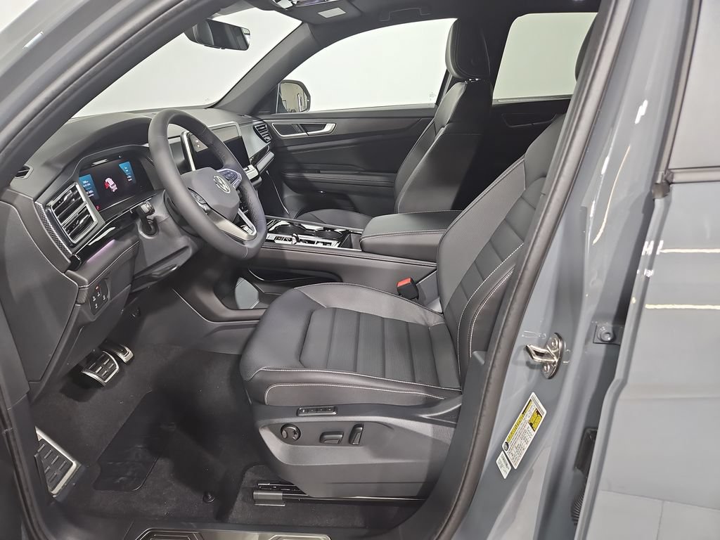 New 2026 Volkswagen Atlas Cross Sport SEL R-Line AWD/4WD image 9