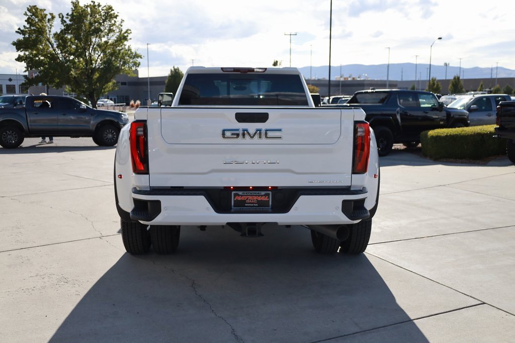 Used 2025 GMC Sierra 3500 Denali Ultimate image 5