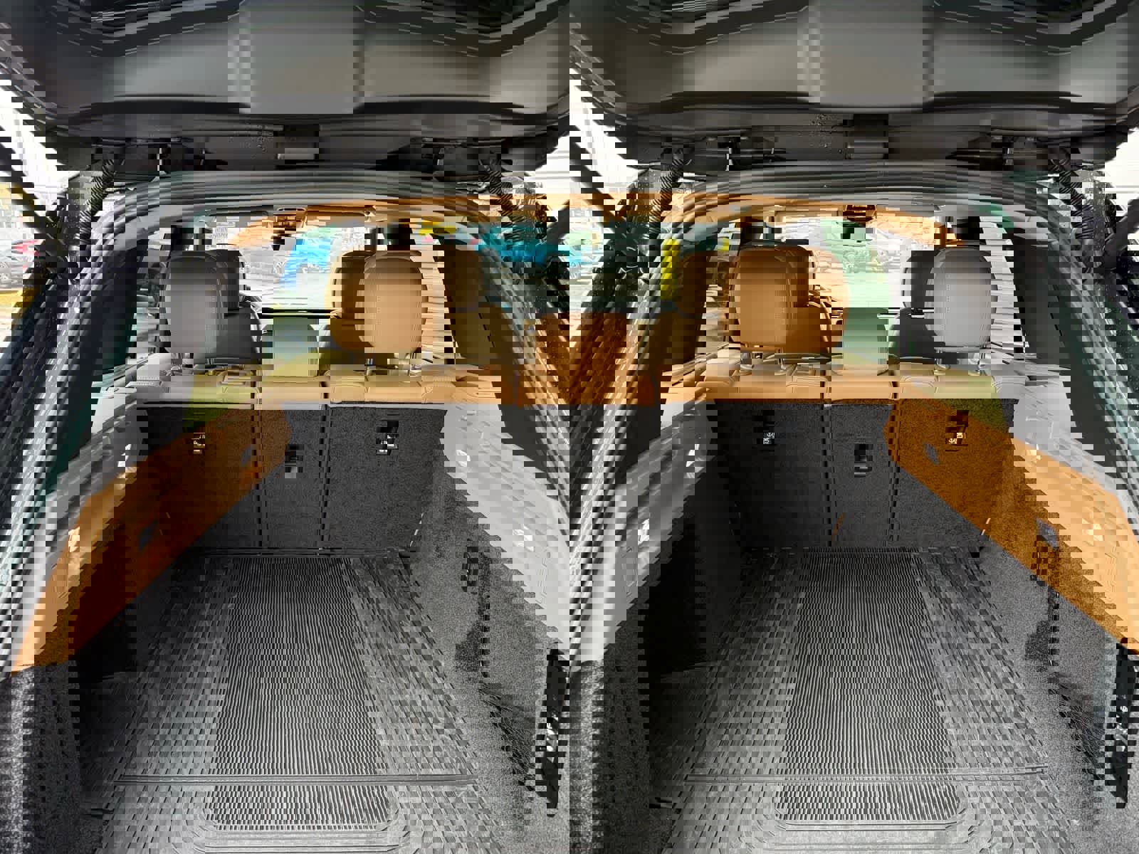 Used 2023 Land Rover Range Rover SE image 8