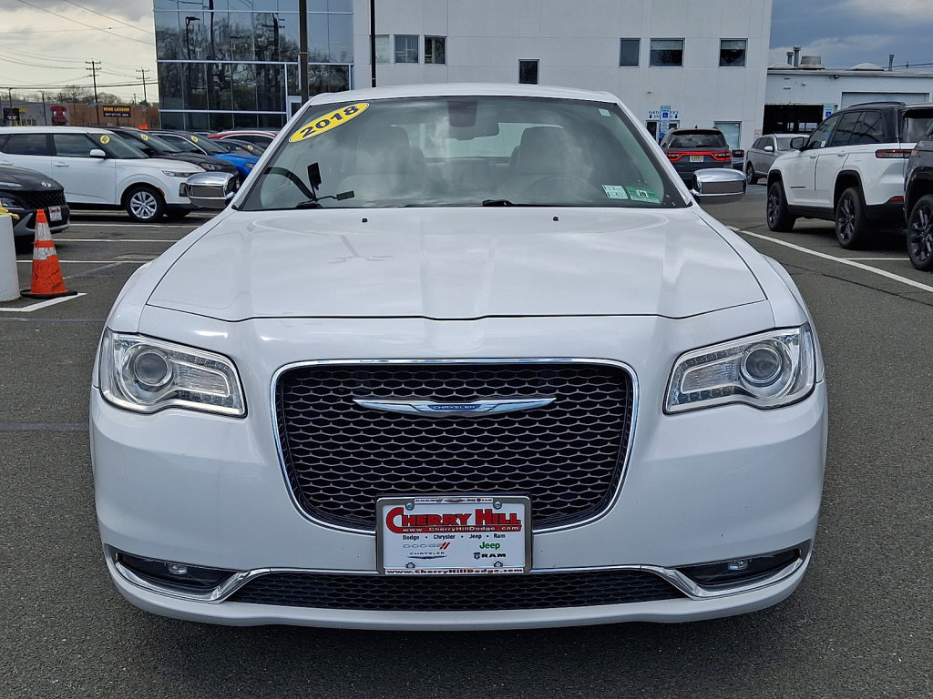 Used 2018 Chrysler 300 Limited image 8