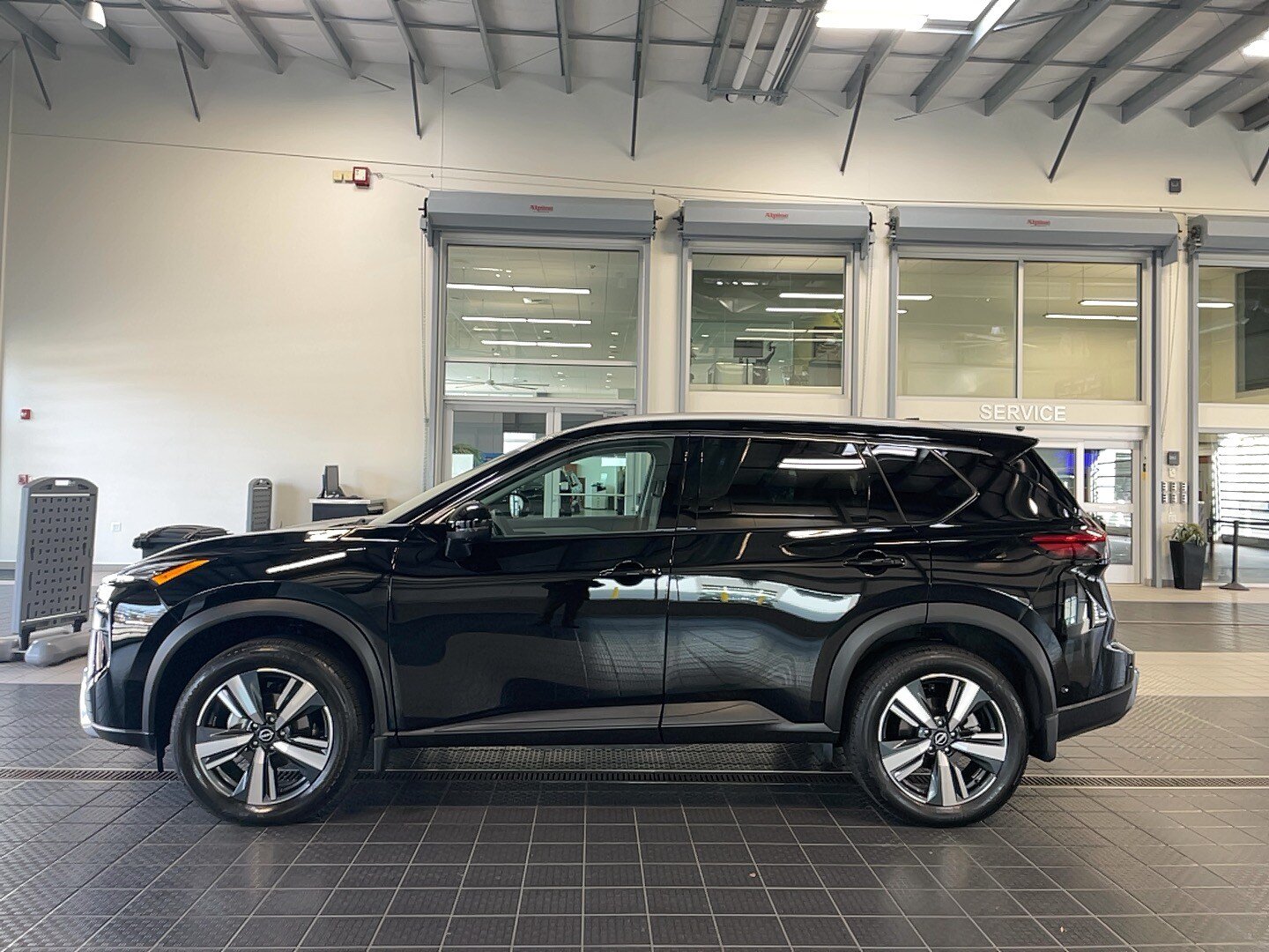 Used 2024 Nissan Rogue SL w/ SL Premium Package AWD/4WD image 4