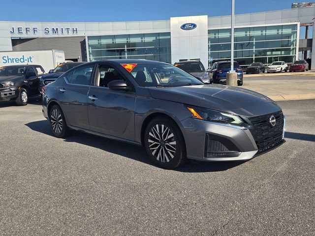 Used 2024 Nissan Altima 2.5 SV FWD image 1
