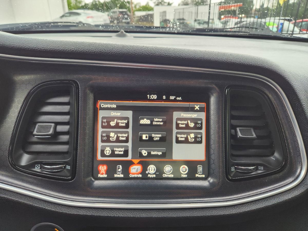 Used 2015 Dodge Challenger SXT Plus RWD image 16