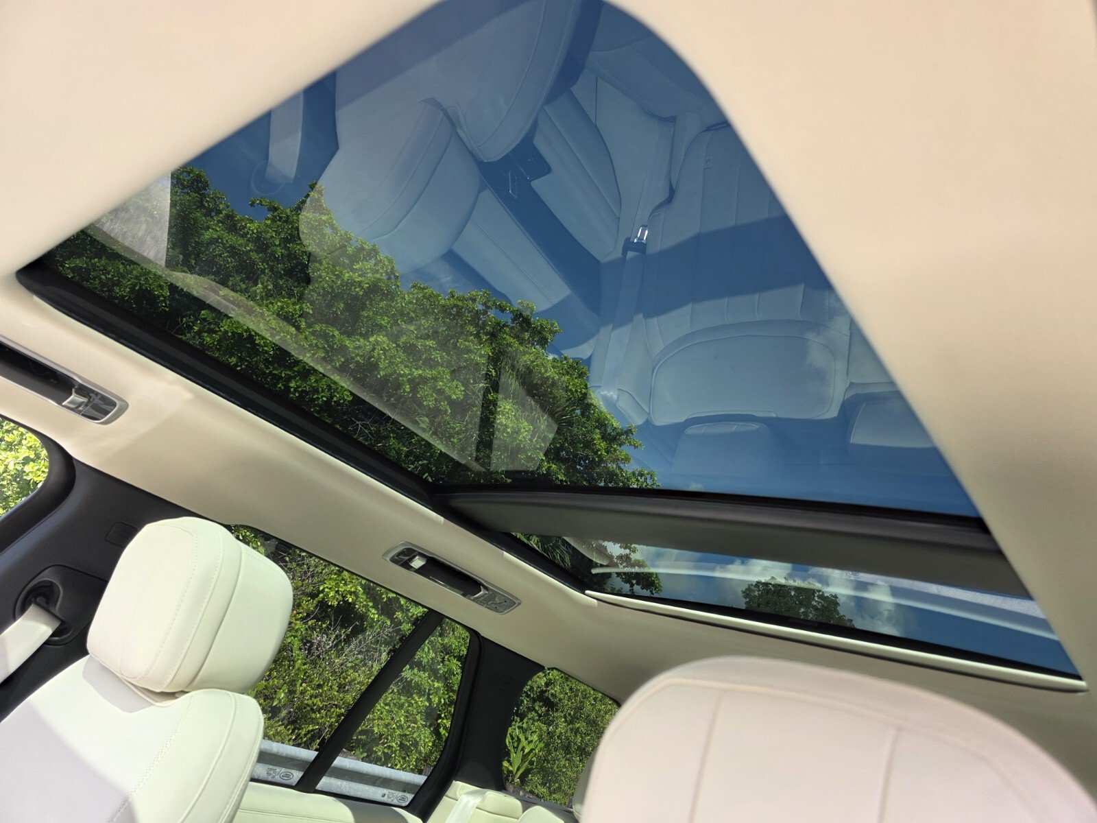 New 2027 Land Rover Range Rover SE AWD/4WD image 12