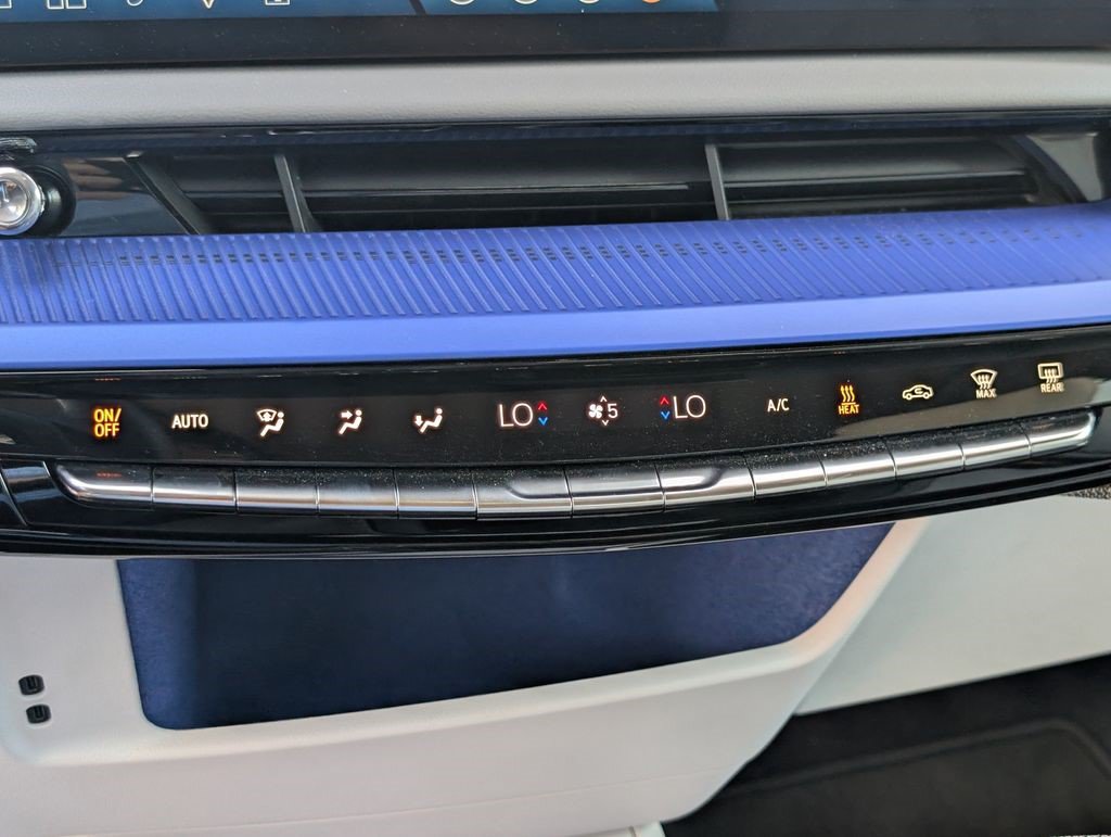 Certified 2025 Cadillac Optiq Luxury 2 AWD/4WD image 27