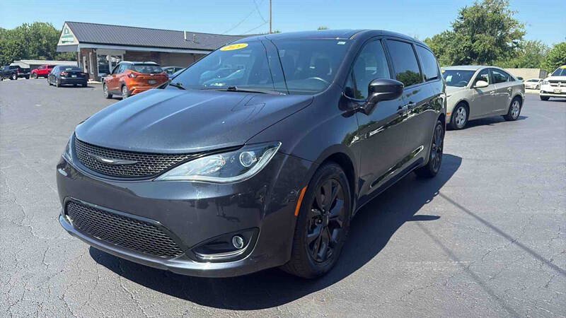 Used 2020 Chrysler Pacifica Touring w/ S Appearance Package FWD image 5