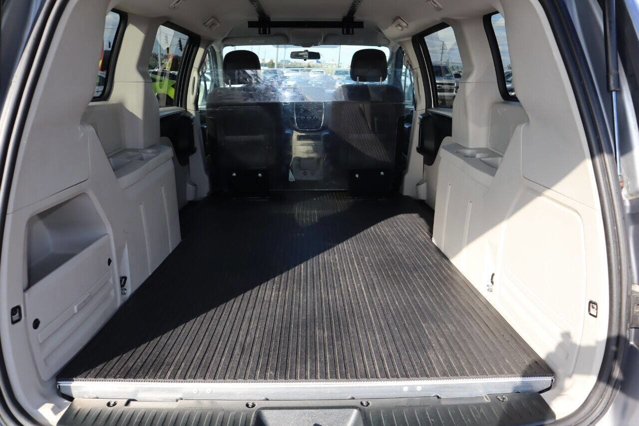 Used 2013 RAM C/V Tradesman image 19