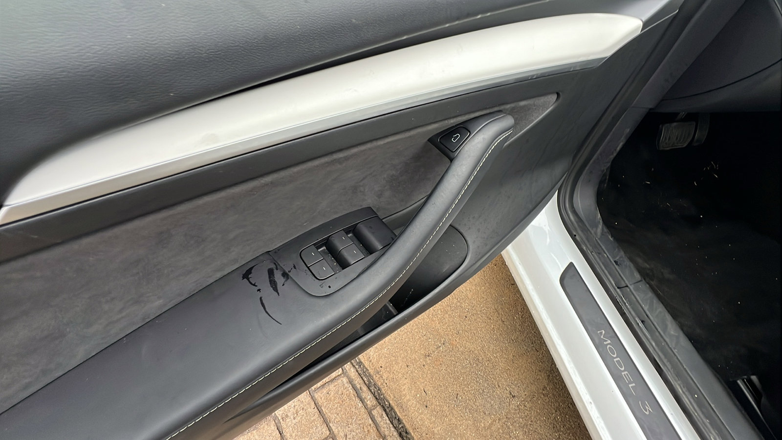 Used 2022 Tesla Model 3 Standard Range image 15