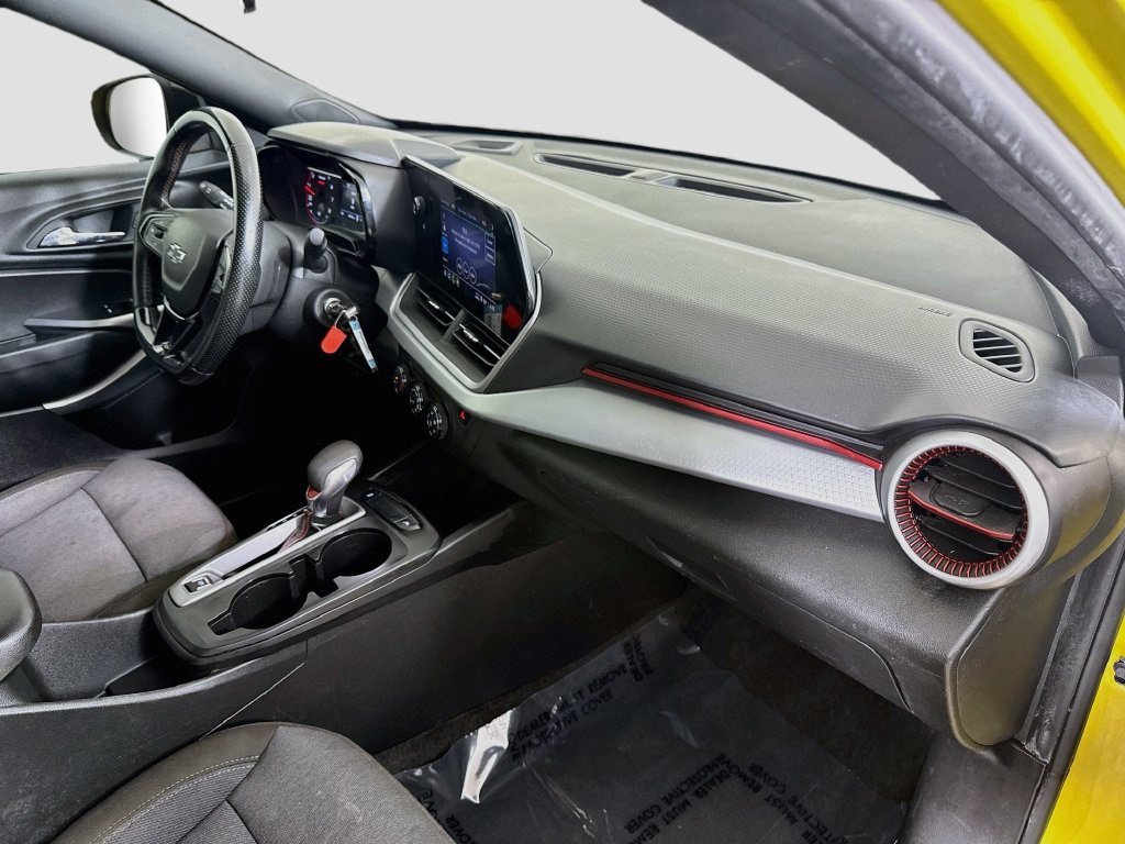 Used 2024 Chevrolet Trax RS FWD image 28