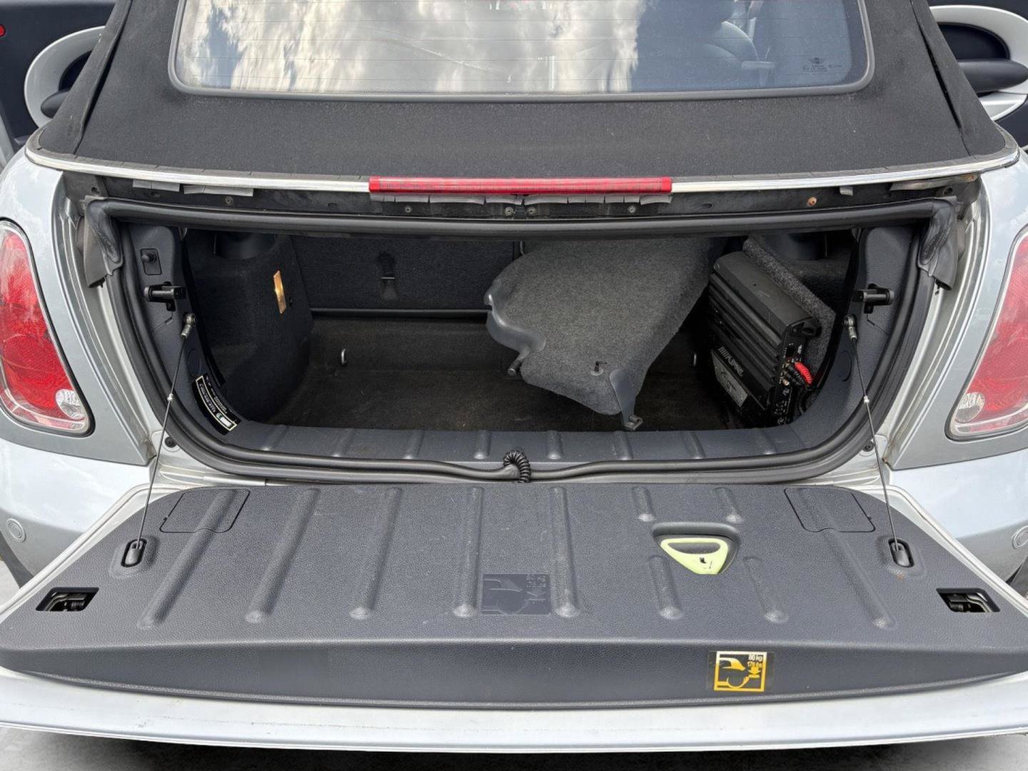 Used 2005 MINI Cooper Convertible FWD image 17