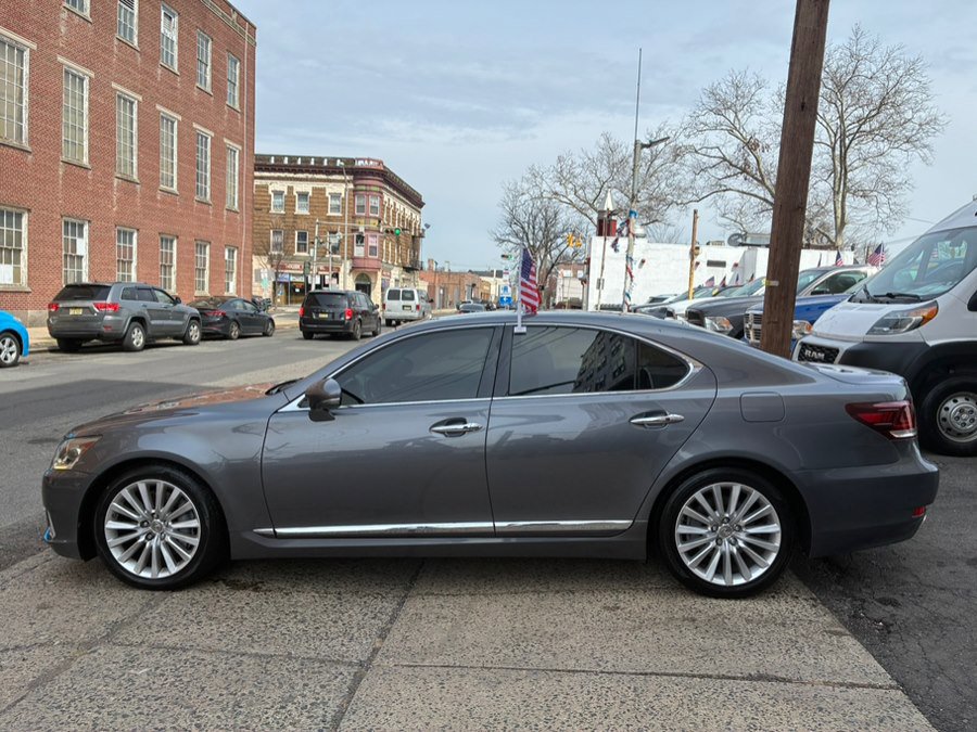 Used 2013 Lexus LS 460 AWD w/ Comfort Pkg image 4