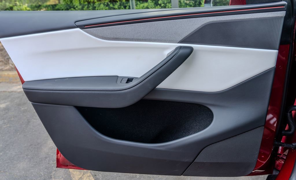 Used 2026 Tesla Model Y Long Range image 14