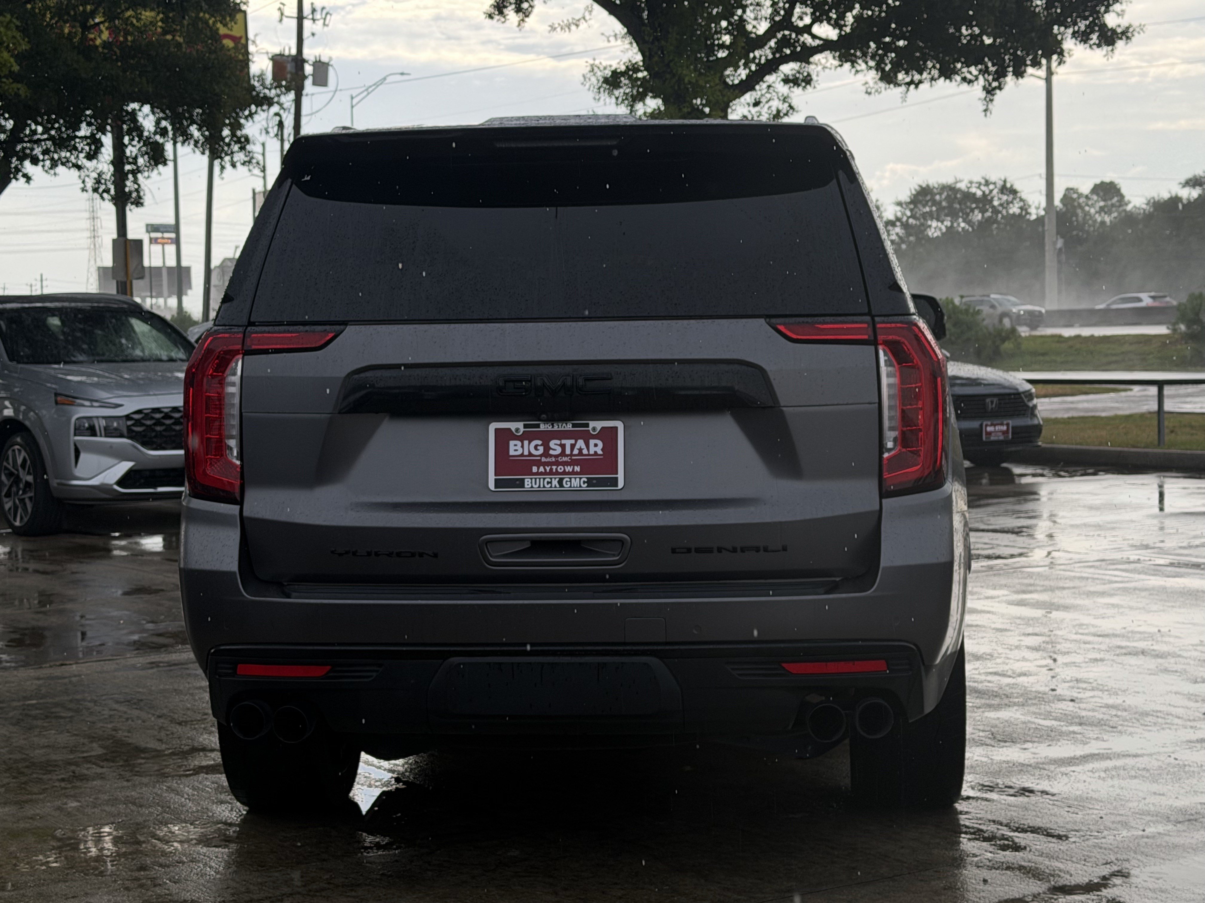 Used 2024 GMC Yukon Denali Ultimate AWD/4WD image 7