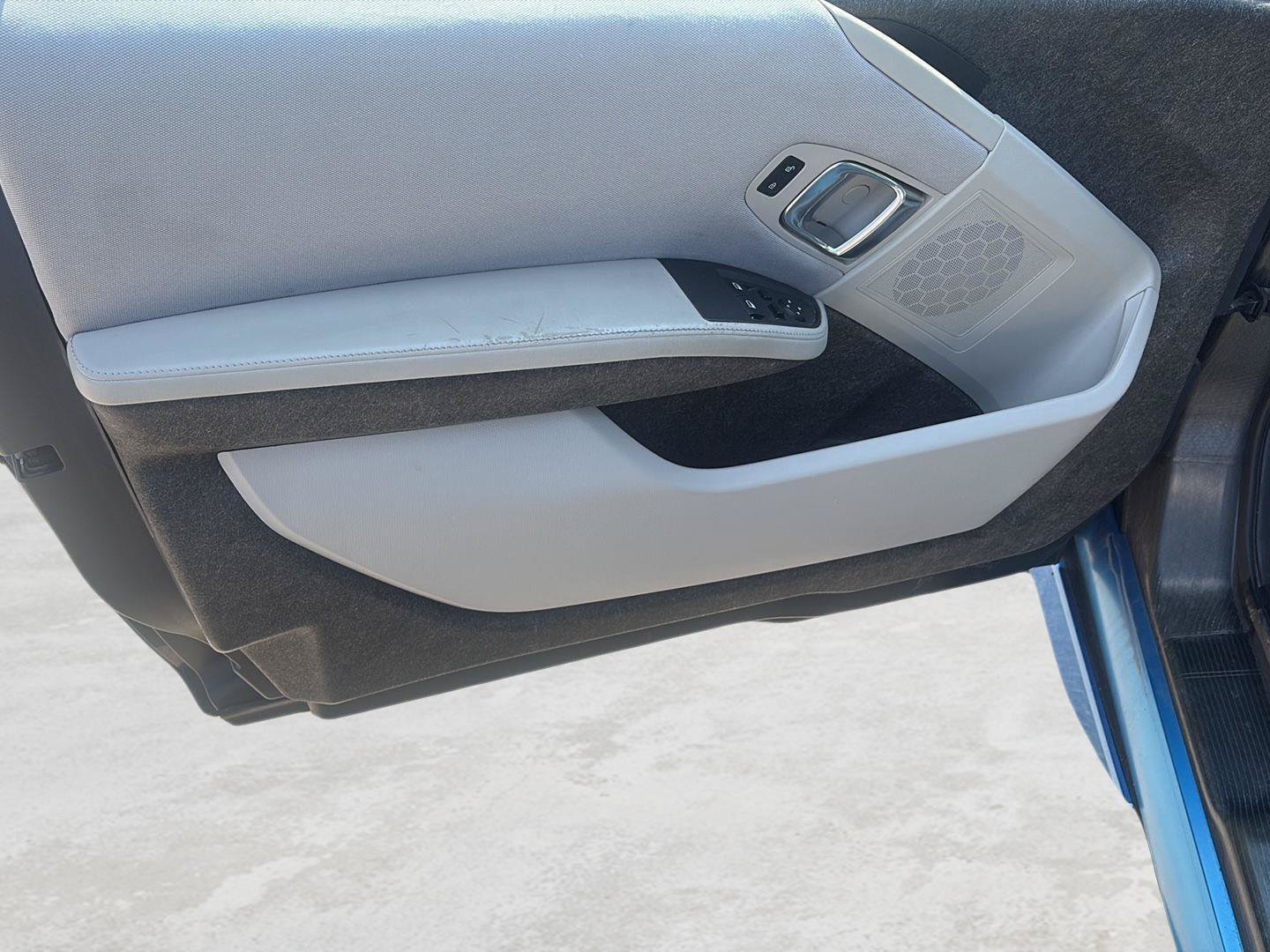 Used 2014 BMW i3 RWD image 12